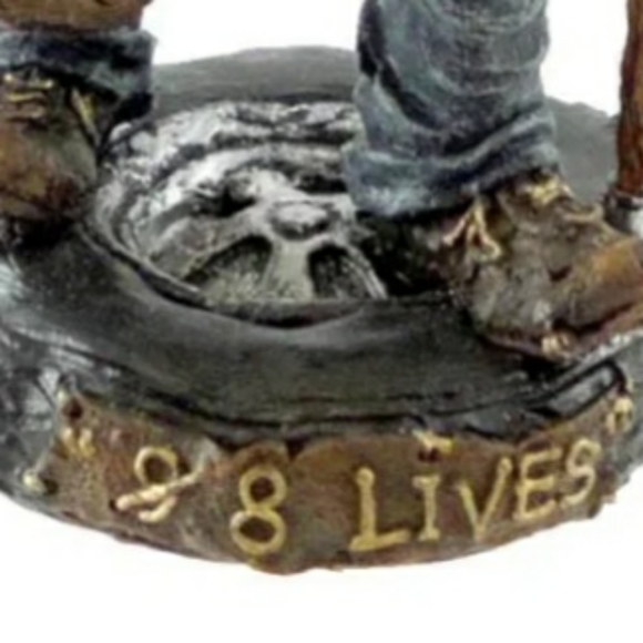 BNIB BOYDS BEARS - Mario Fenderbender, 1 down 8 to go. - Picture 4 of 4